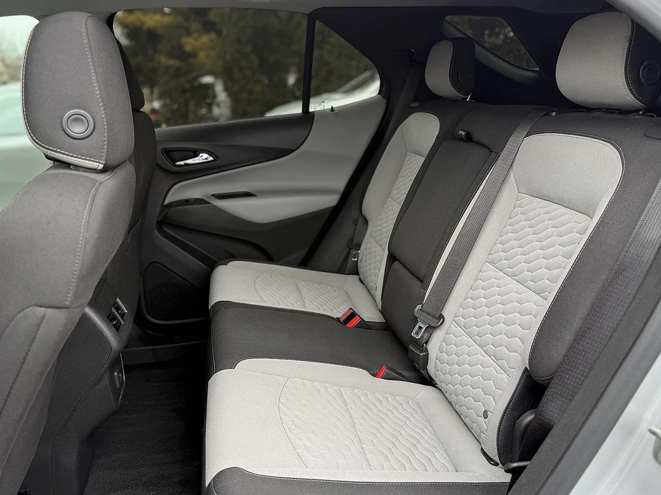 2020 Chevrolet Equinox - Image 14 of 21