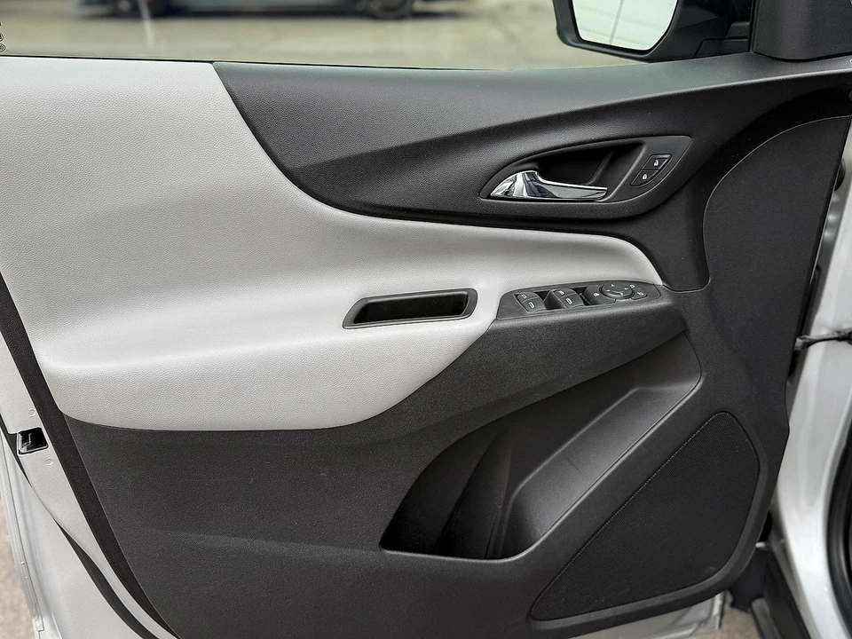 2020 Chevrolet Equinox - Image 13 of 21