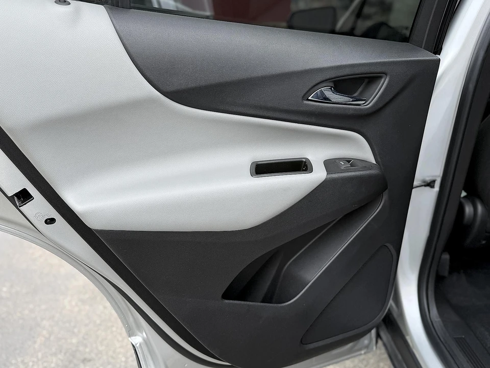 2020 Chevrolet Equinox - Image 16 of 21