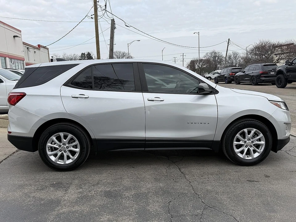 2020 Chevrolet Equinox - Image 8 of 21