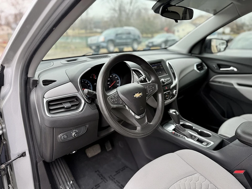 2020 Chevrolet Equinox - Image 9 of 21