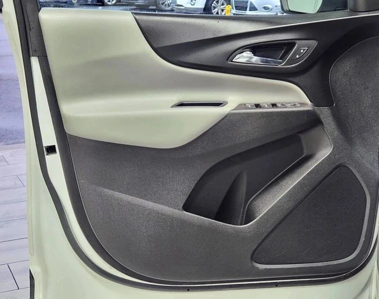2020 Chevrolet Equinox - Image 10 of 12