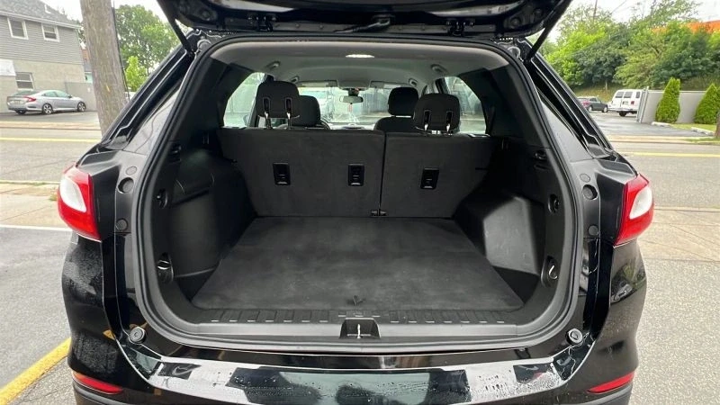 2020 Chevrolet Equinox - Image 10 of 12