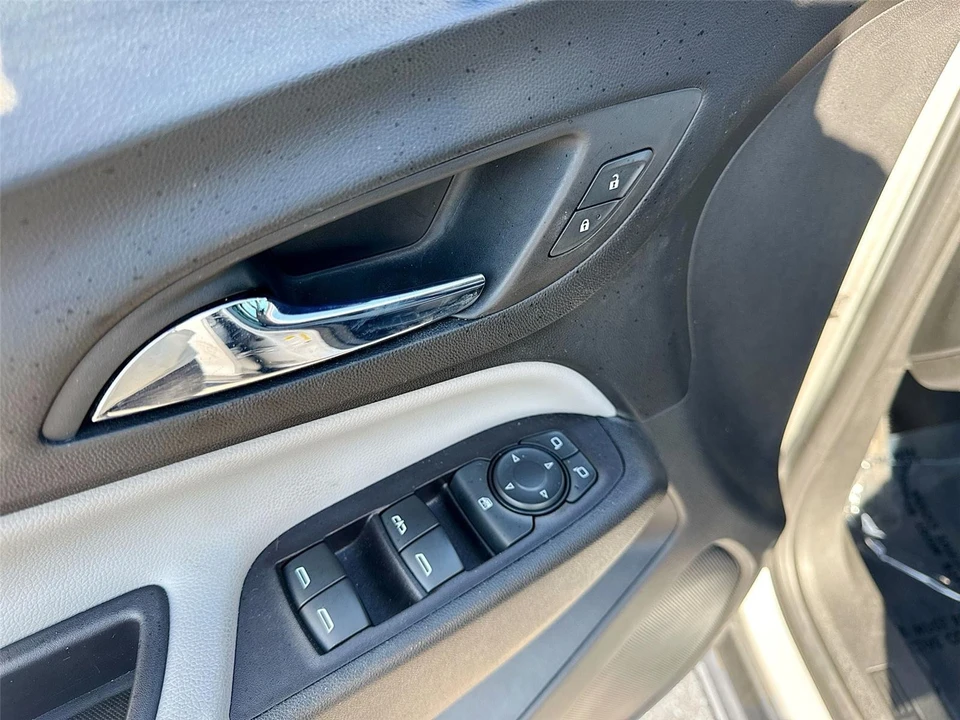 2020 Chevrolet Equinox - Image 17 of 21
