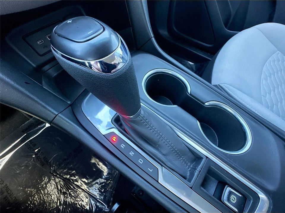 2020 Chevrolet Equinox - Image 16 of 21