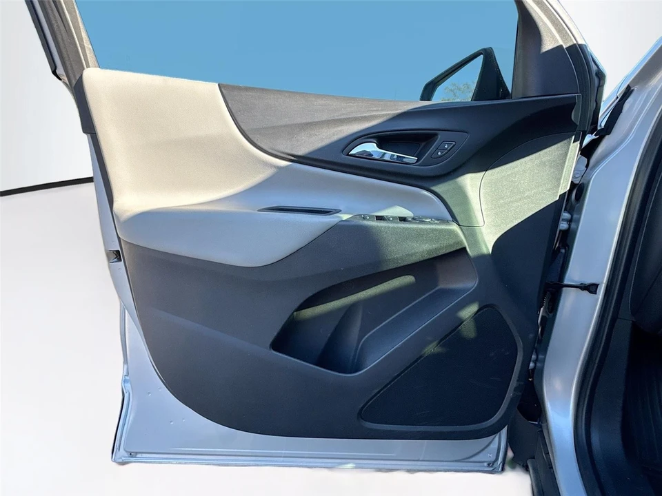 2020 Chevrolet Equinox - Image 5 of 13