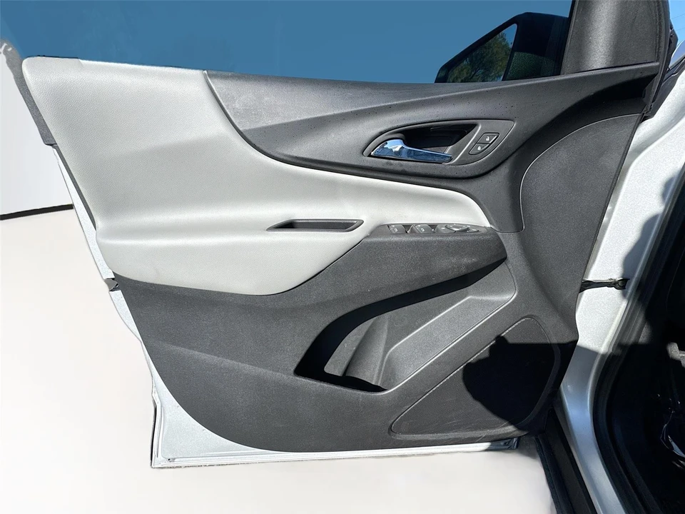2020 Chevrolet Equinox - Image 18 of 21