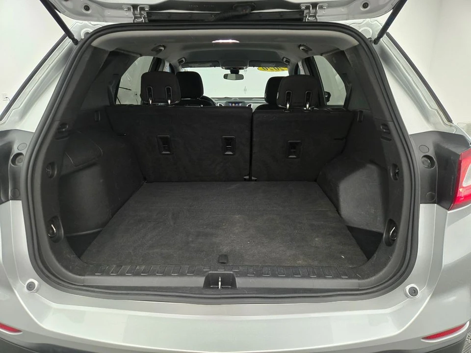 2020 Chevrolet Equinox - Image 10 of 12
