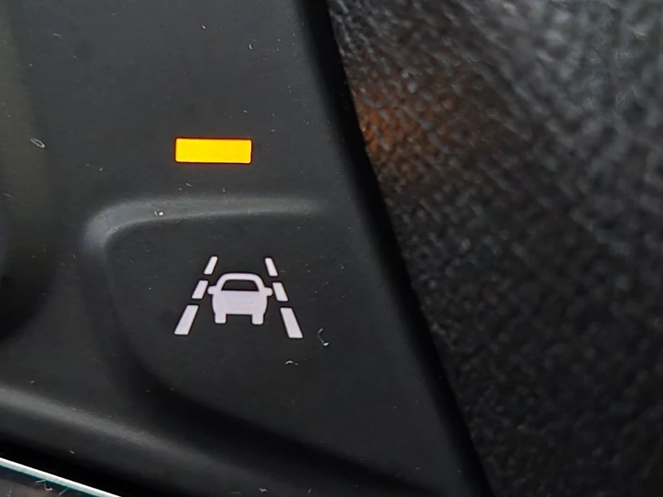 2020 Chevrolet Equinox - Image 6 of 12