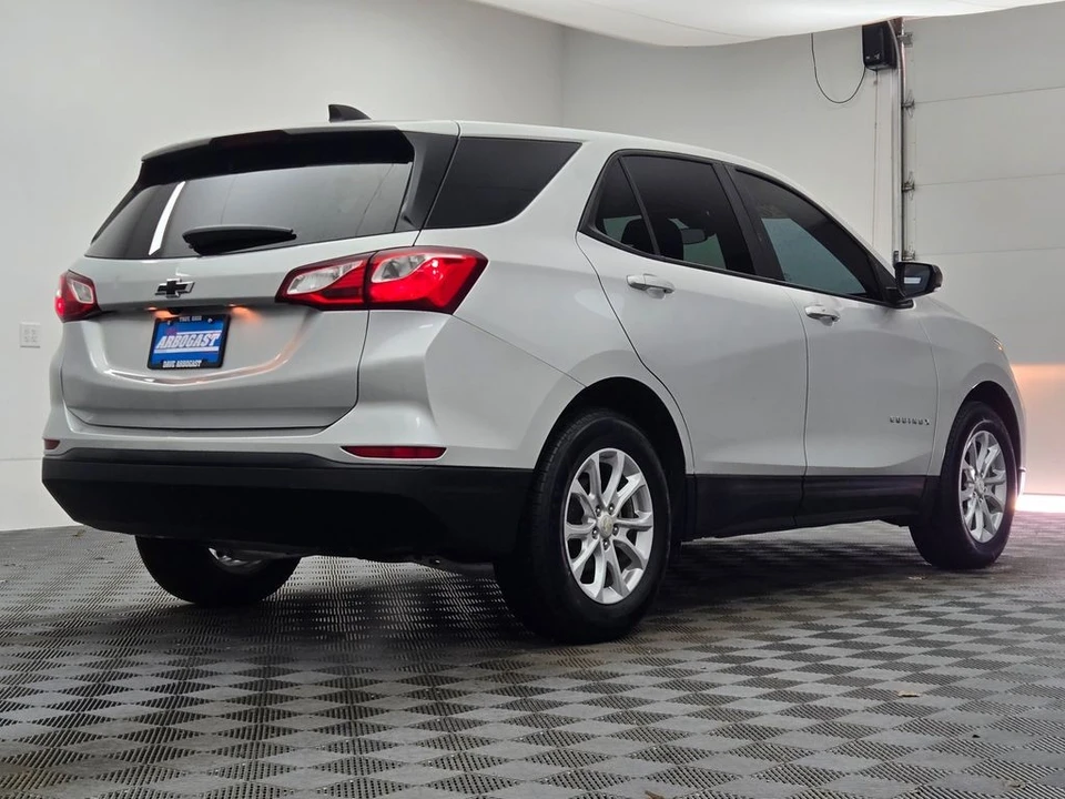 2020 Chevrolet Equinox - Image 8 of 12