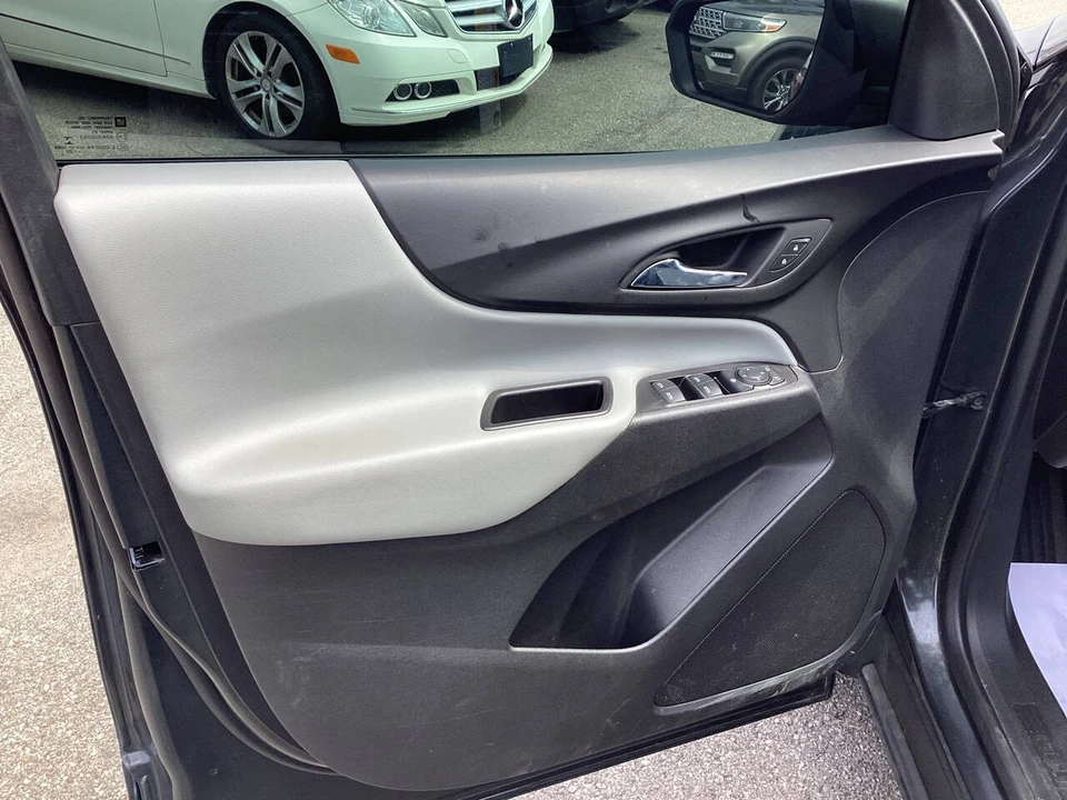 2020 Chevrolet Equinox - Image 17 of 21