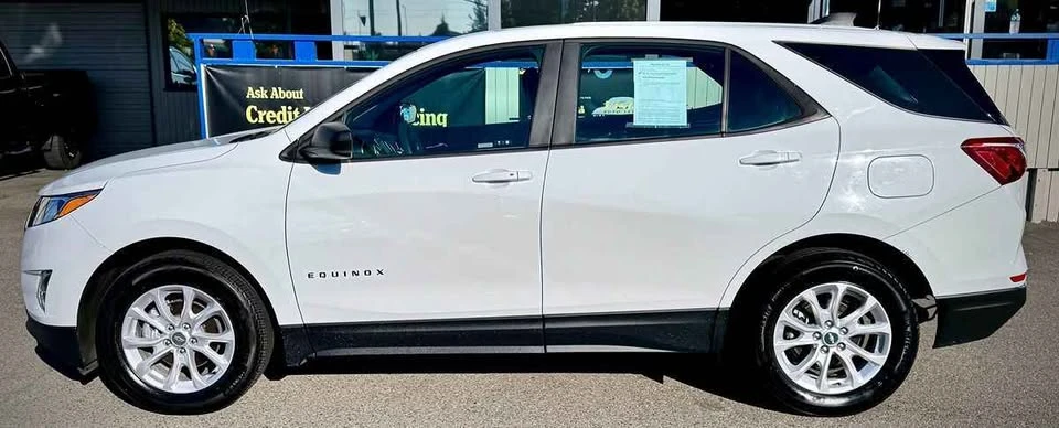 2020 Chevrolet Equinox - Image 2 of 3