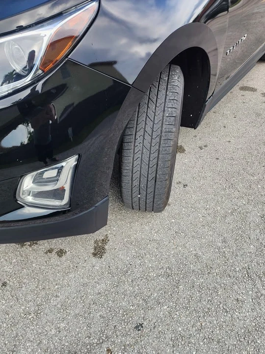 2020 Chevrolet Equinox - Image 2 of 9