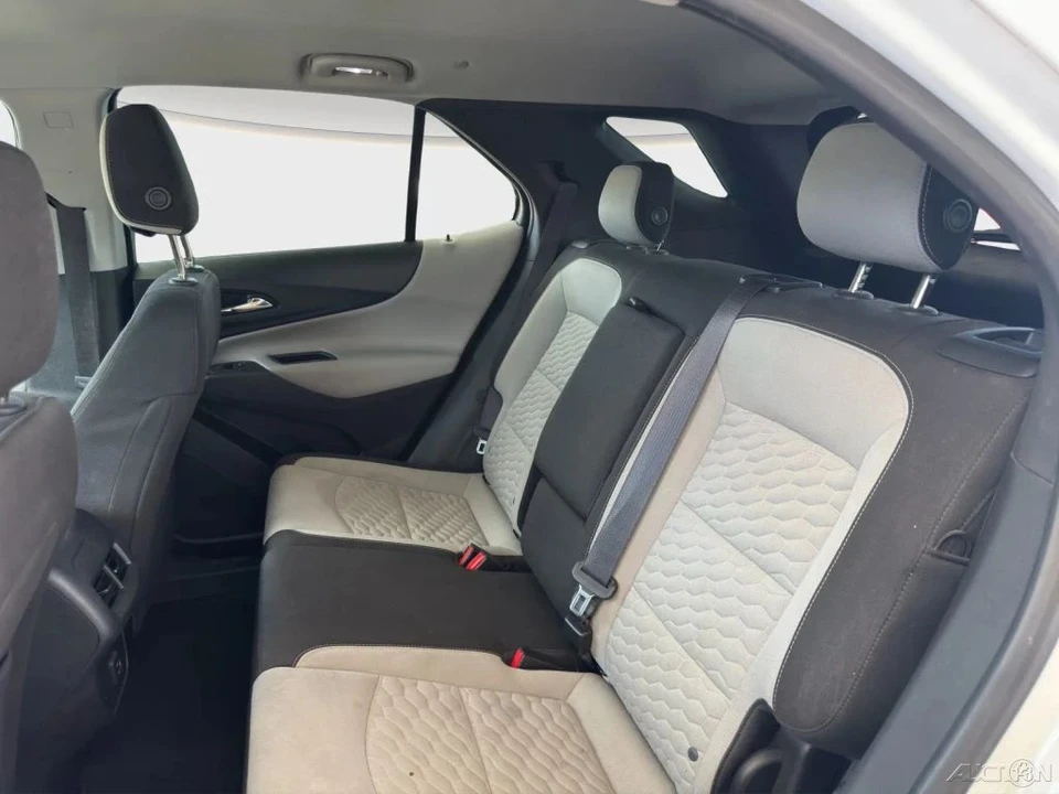 2020 Chevrolet Equinox - Image 14 of 21