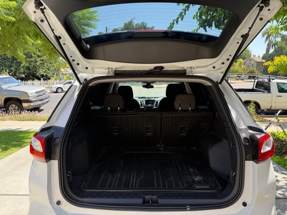 2020 Chevrolet Equinox - Image 8 of 14