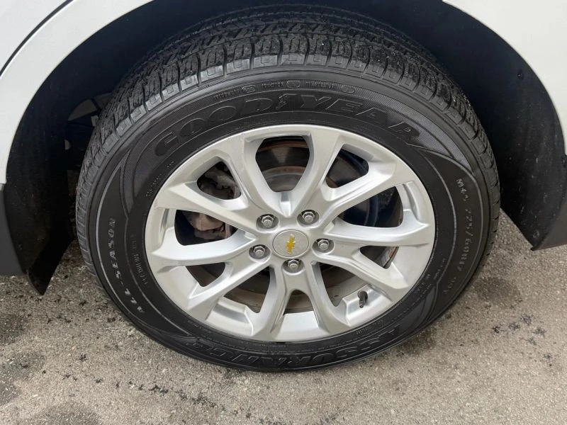 2020 Chevrolet Equinox - Image 9 of 12