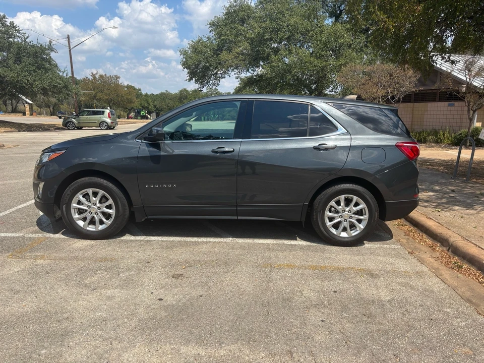 2020 Chevrolet Equinox - Image 2 of 16