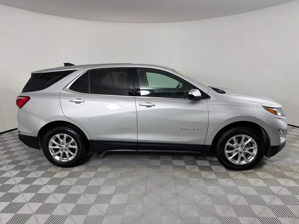 2020 Chevrolet Equinox - Image 4 of 12