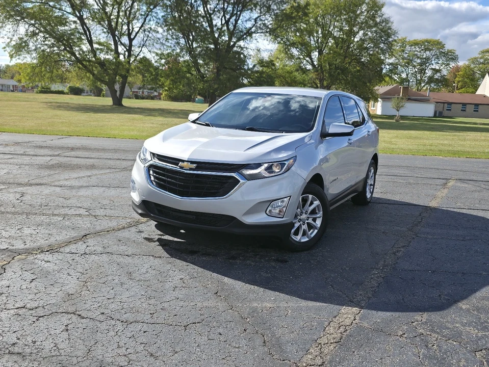 2020 Chevrolet Equinox - Image 2 of 18