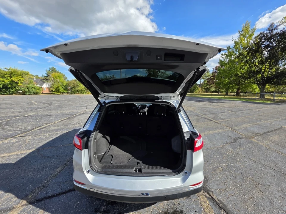 2020 Chevrolet Equinox - Image 11 of 18
