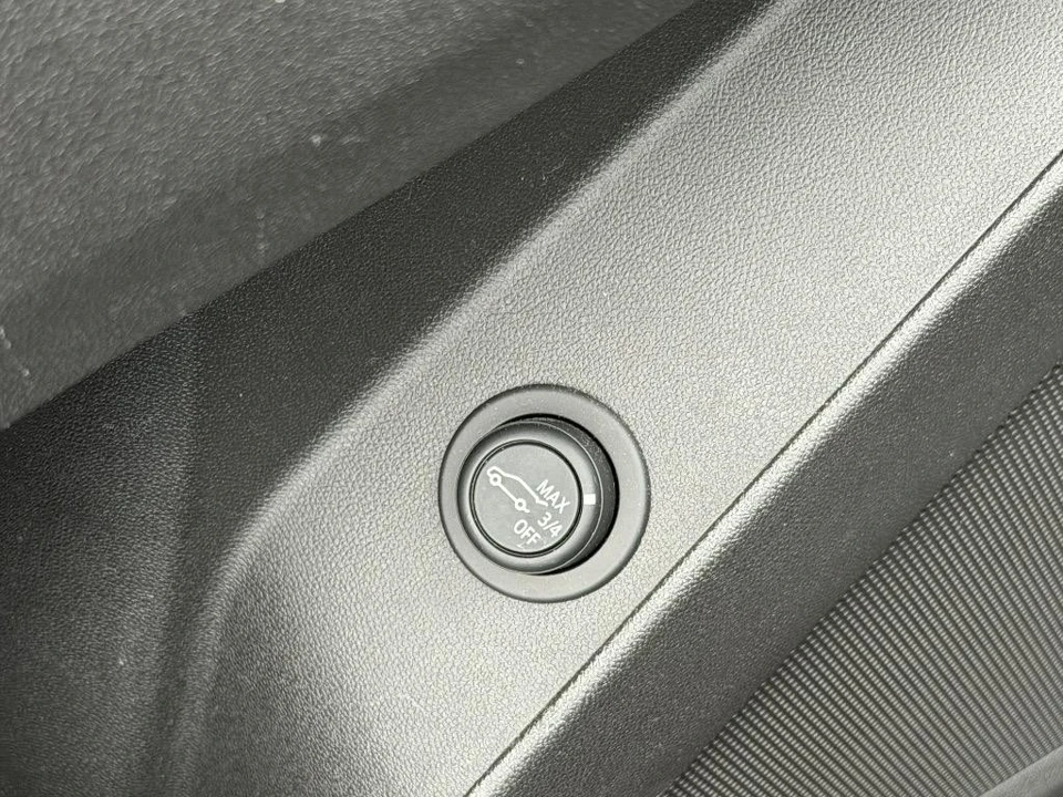 2020 Chevrolet Equinox - Image 6 of 21