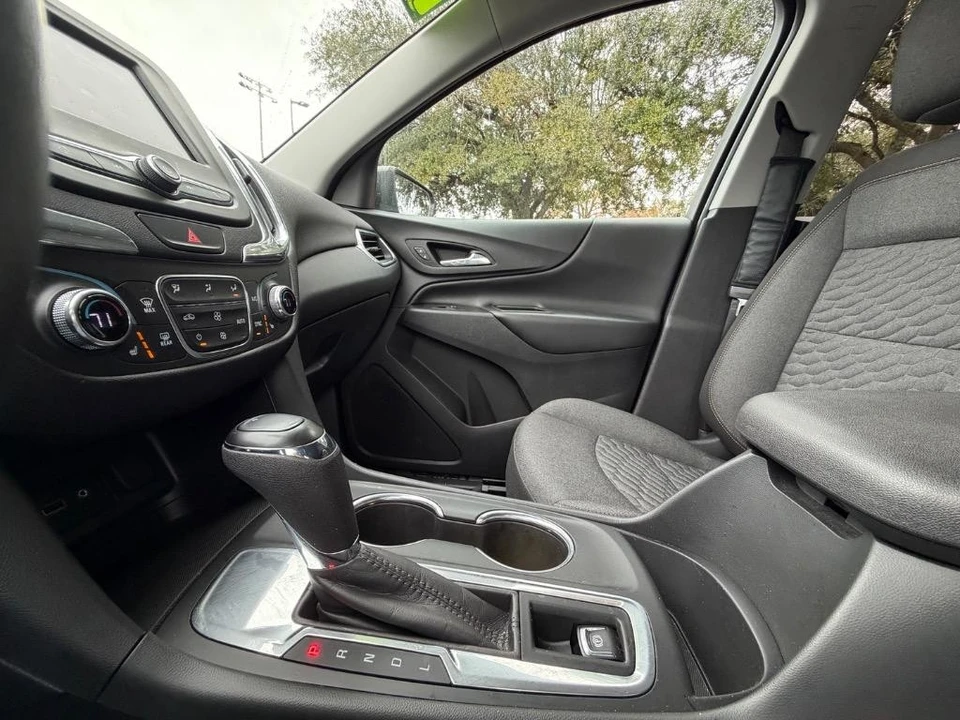 2020 Chevrolet Equinox - Image 16 of 21