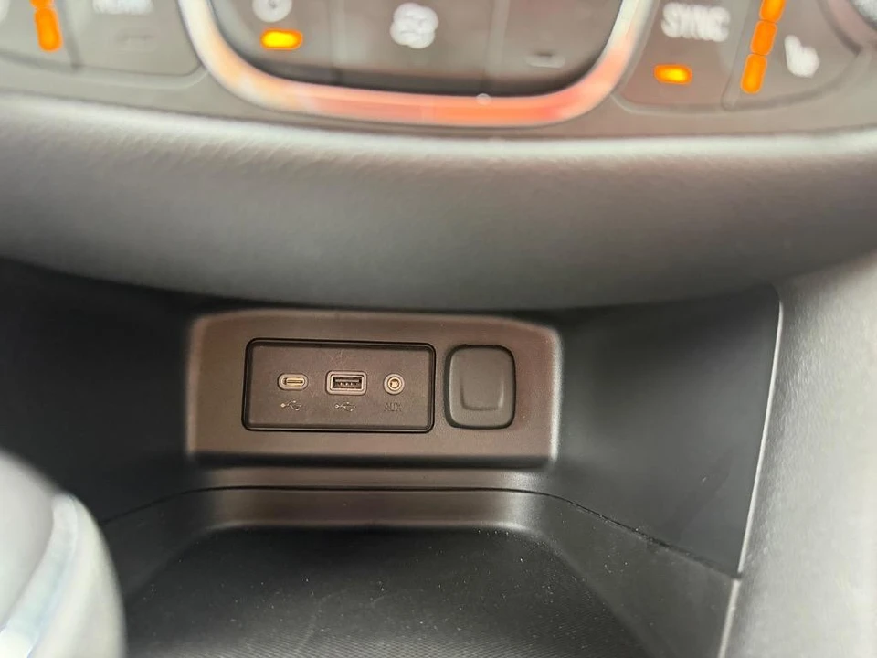 2020 Chevrolet Equinox - Image 15 of 21
