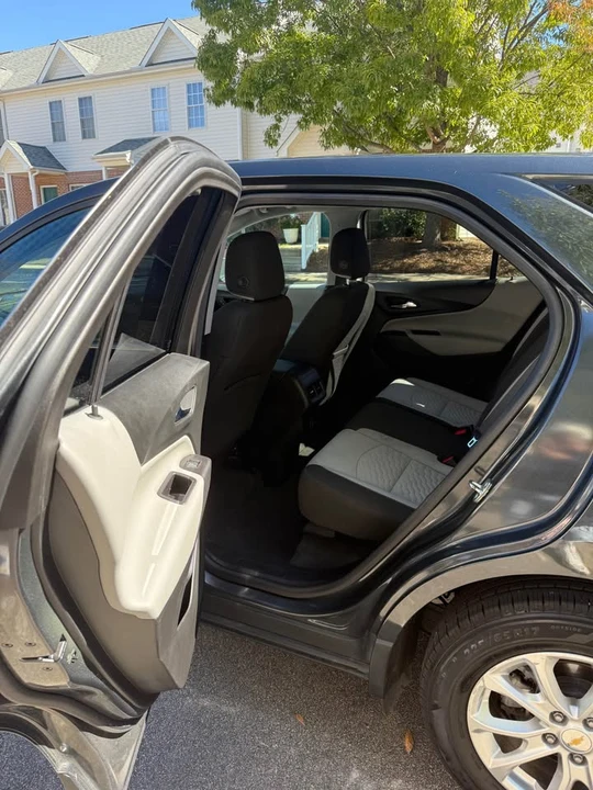 2020 Chevrolet Equinox - Image 8 of 11