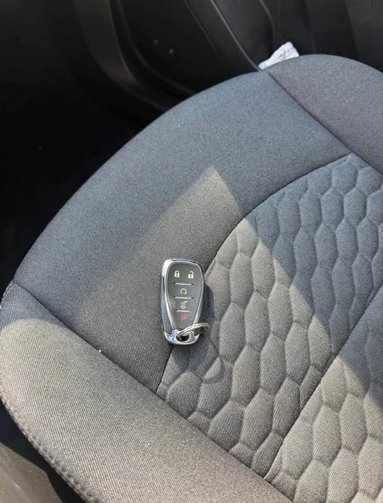 2020 Chevrolet Equinox - Image 13 of 14