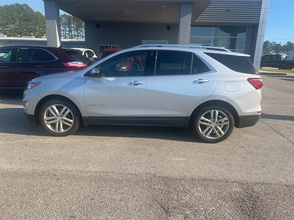 2020 Chevrolet Equinox - Image 2 of 9