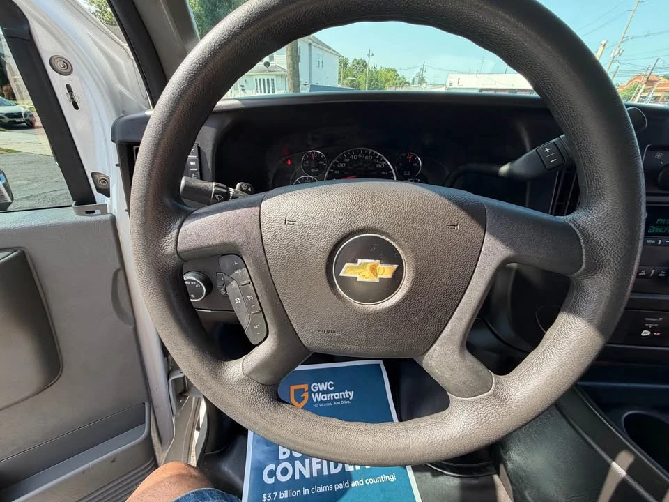 2020 Chevrolet Express - Image 13 of 17