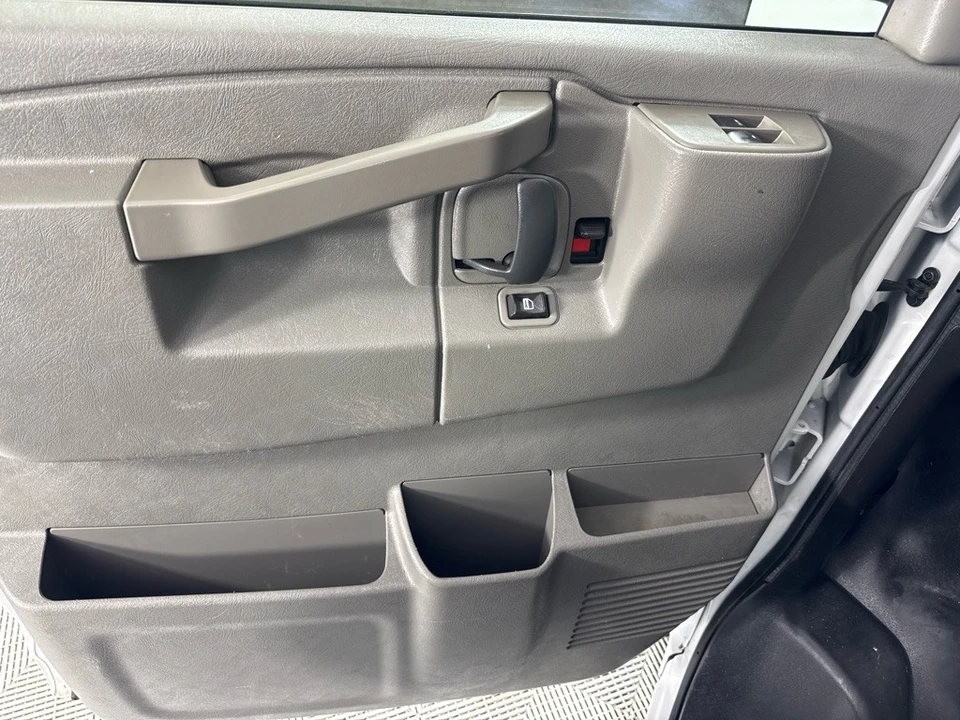 2020 Chevrolet Express - Image 10 of 12