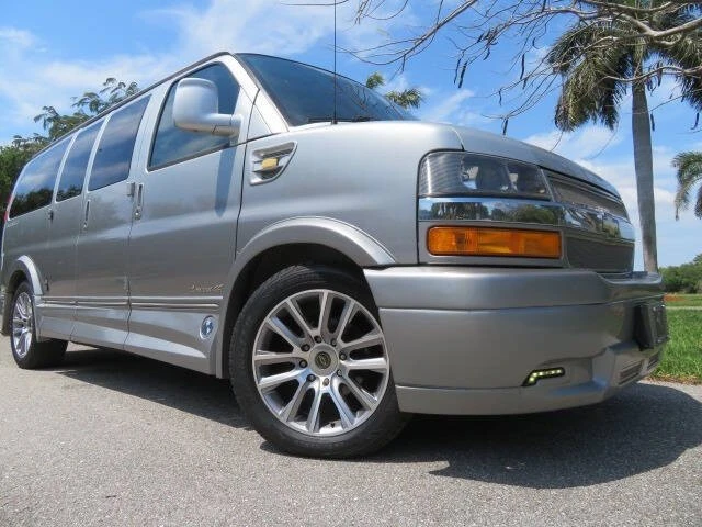 2020 Chevrolet Express - Image 5 of 21