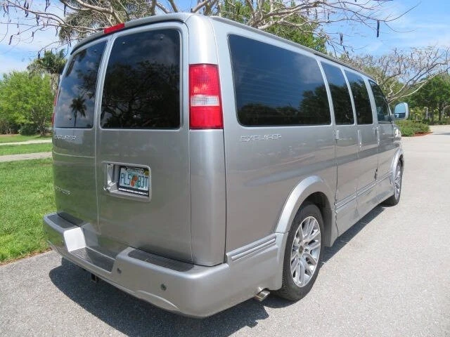 2020 Chevrolet Express - Image 17 of 21