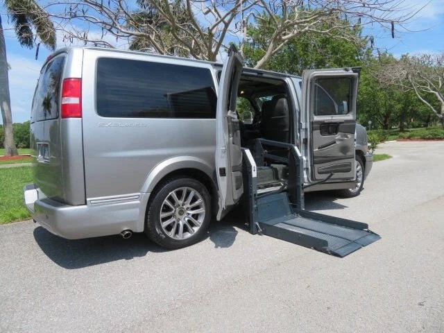 2020 Chevrolet Express - Image 3 of 21