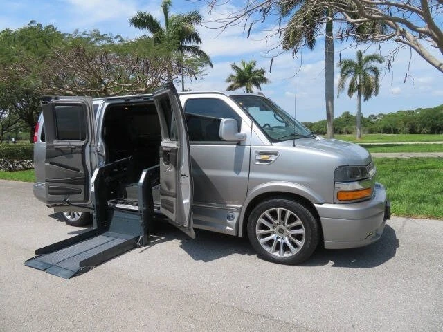 2020 Chevrolet Express - Image 4 of 21