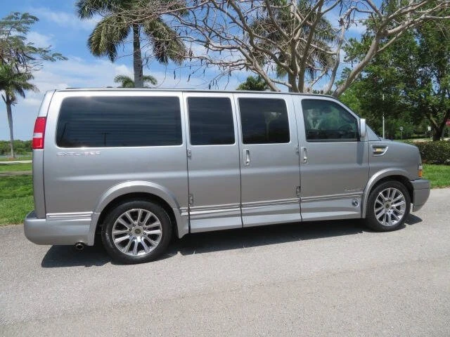 2020 Chevrolet Express - Image 18 of 21