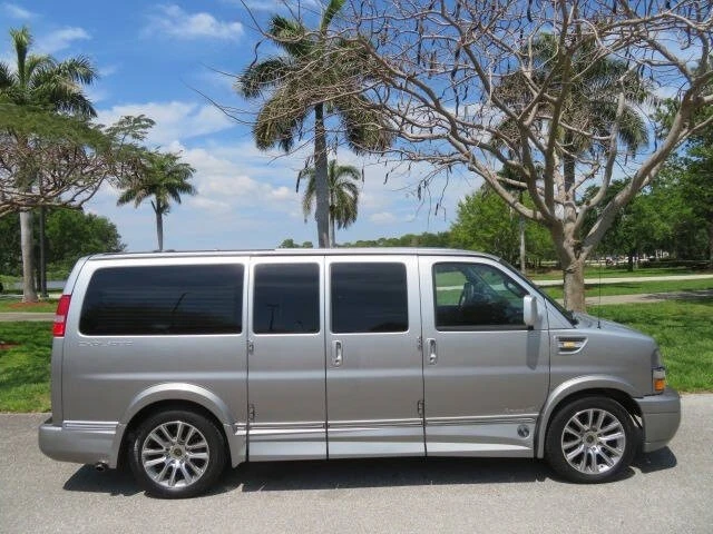2020 Chevrolet Express - Image 20 of 21