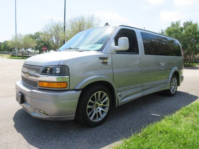 2020 Chevrolet Express - Image 12 of 21