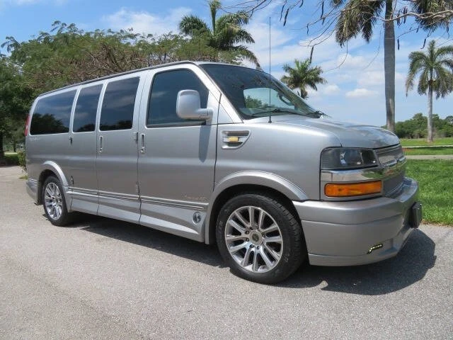 2020 Chevrolet Express - Image 9 of 21