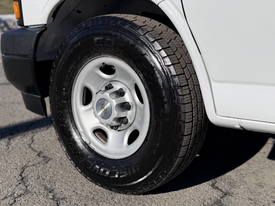 2020 Chevrolet Express - Image 11 of 20