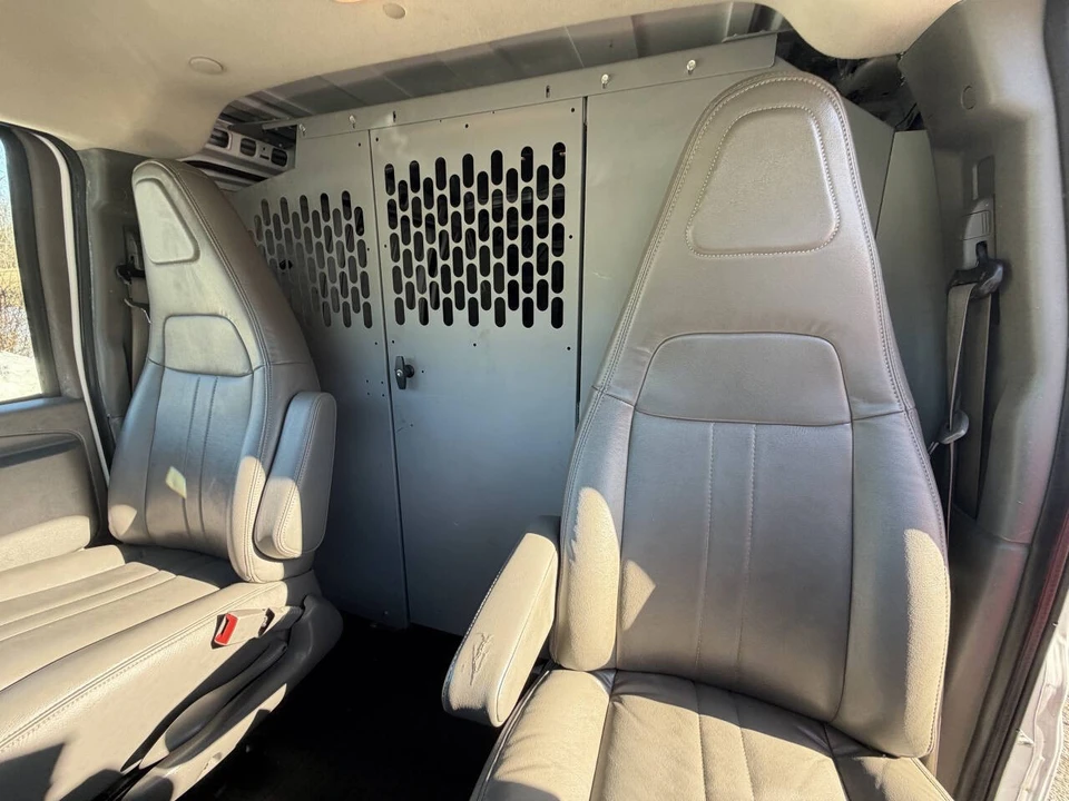 2020 Chevrolet Express - Image 17 of 20