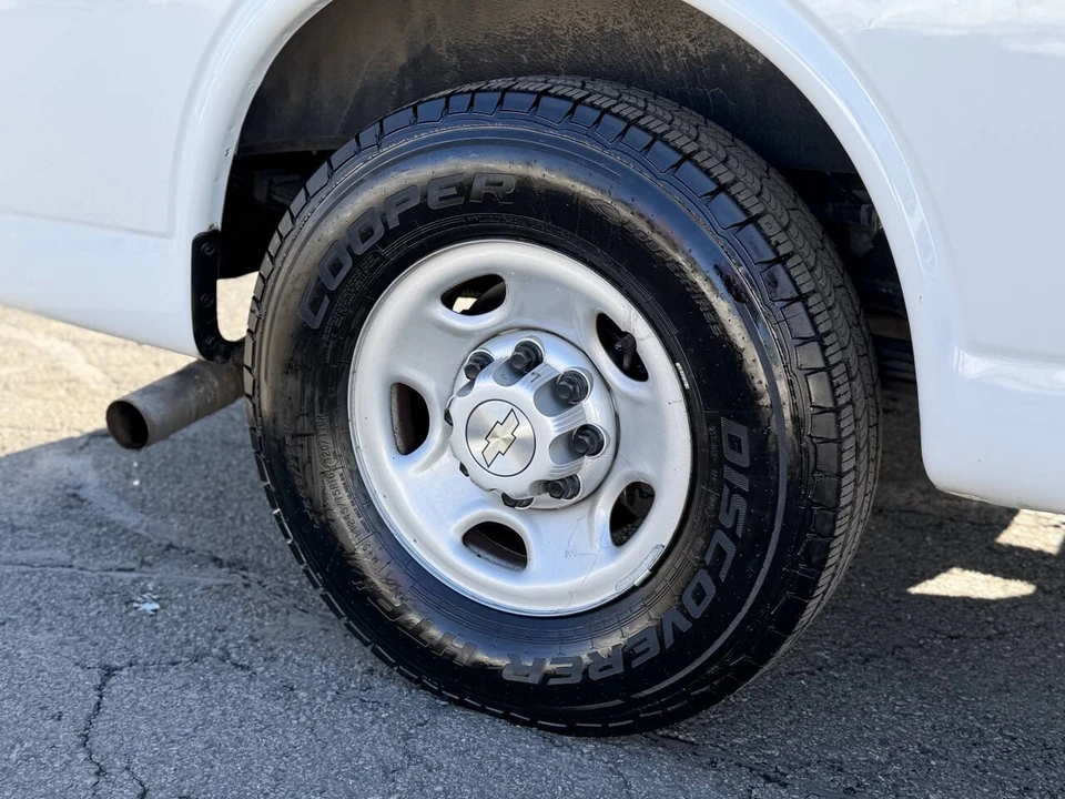 2020 Chevrolet Express - Image 14 of 20