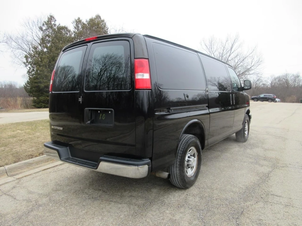 2020 Chevrolet Express - Image 9 of 21