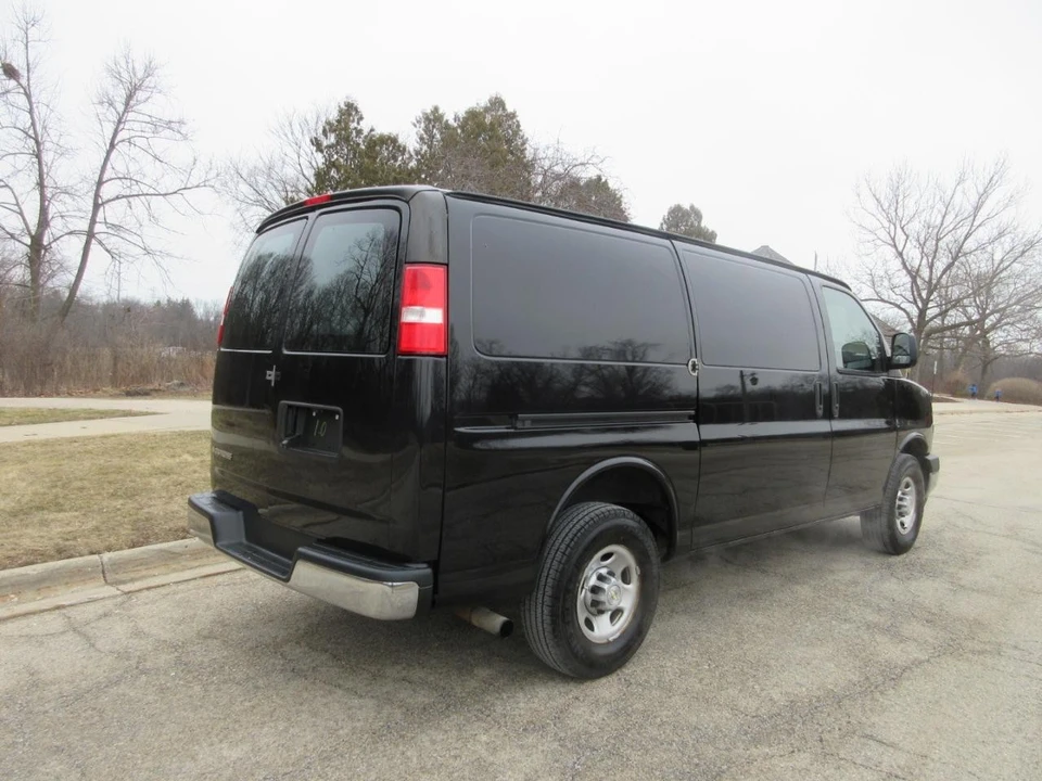 2020 Chevrolet Express - Image 5 of 21