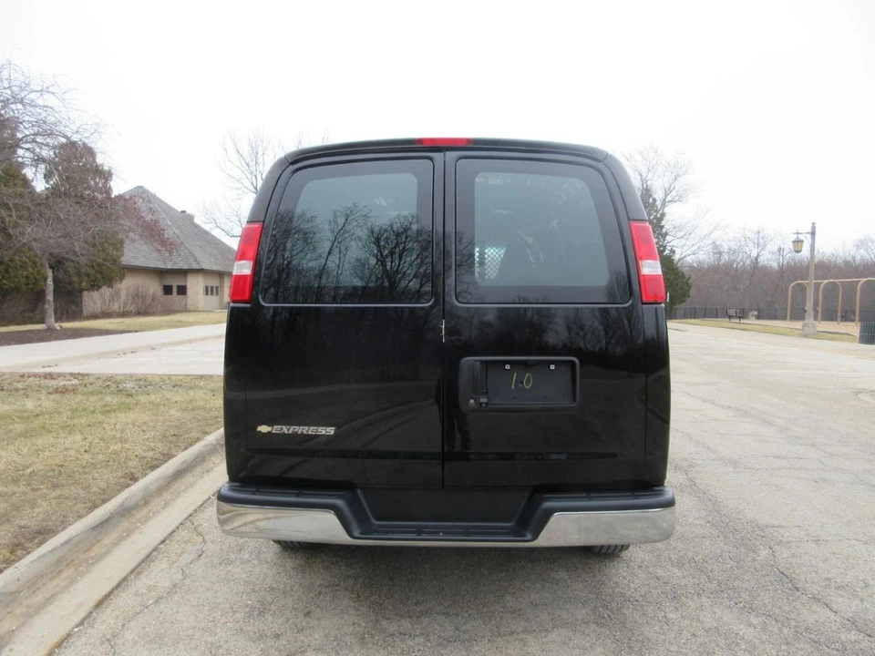 2020 Chevrolet Express - Image 8 of 21