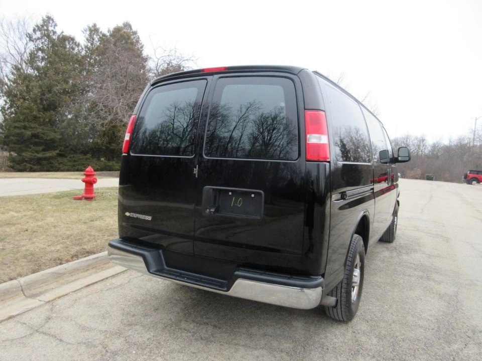 2020 Chevrolet Express - Image 7 of 21