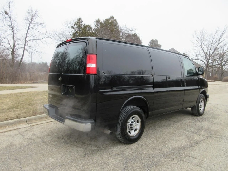 2020 Chevrolet Express - Image 13 of 21