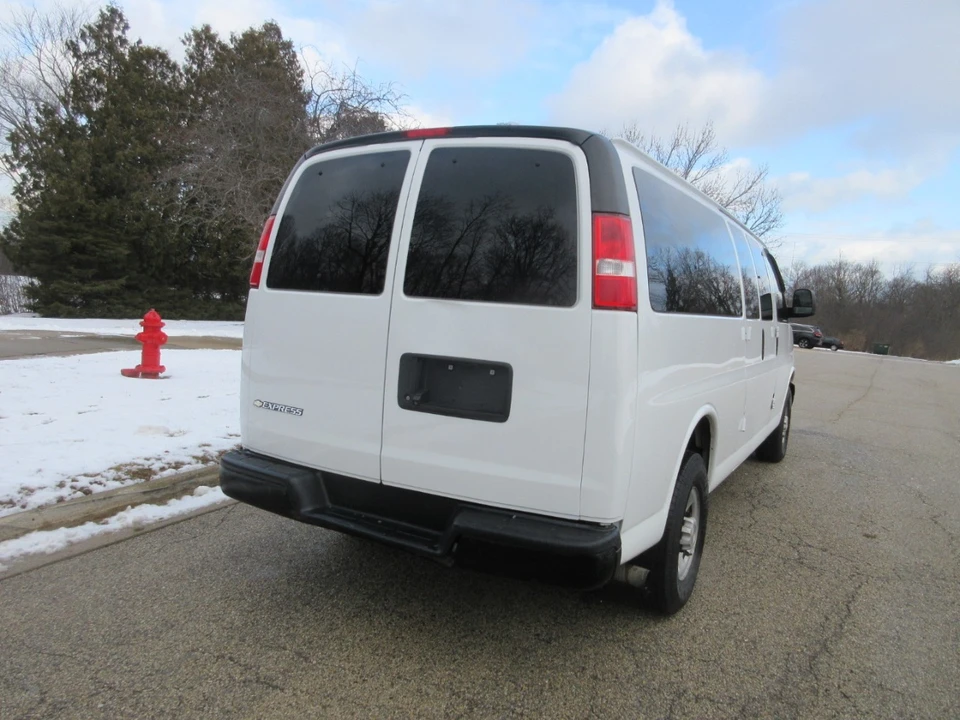 2020 Chevrolet Express - Image 9 of 21