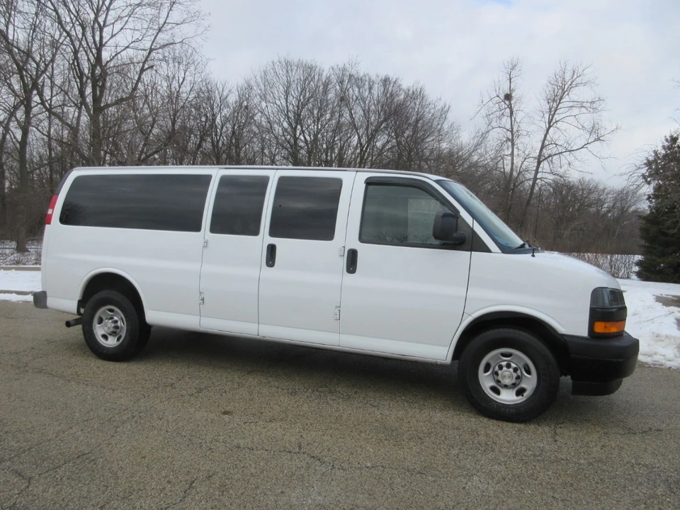 2020 Chevrolet Express - Image 5 of 21